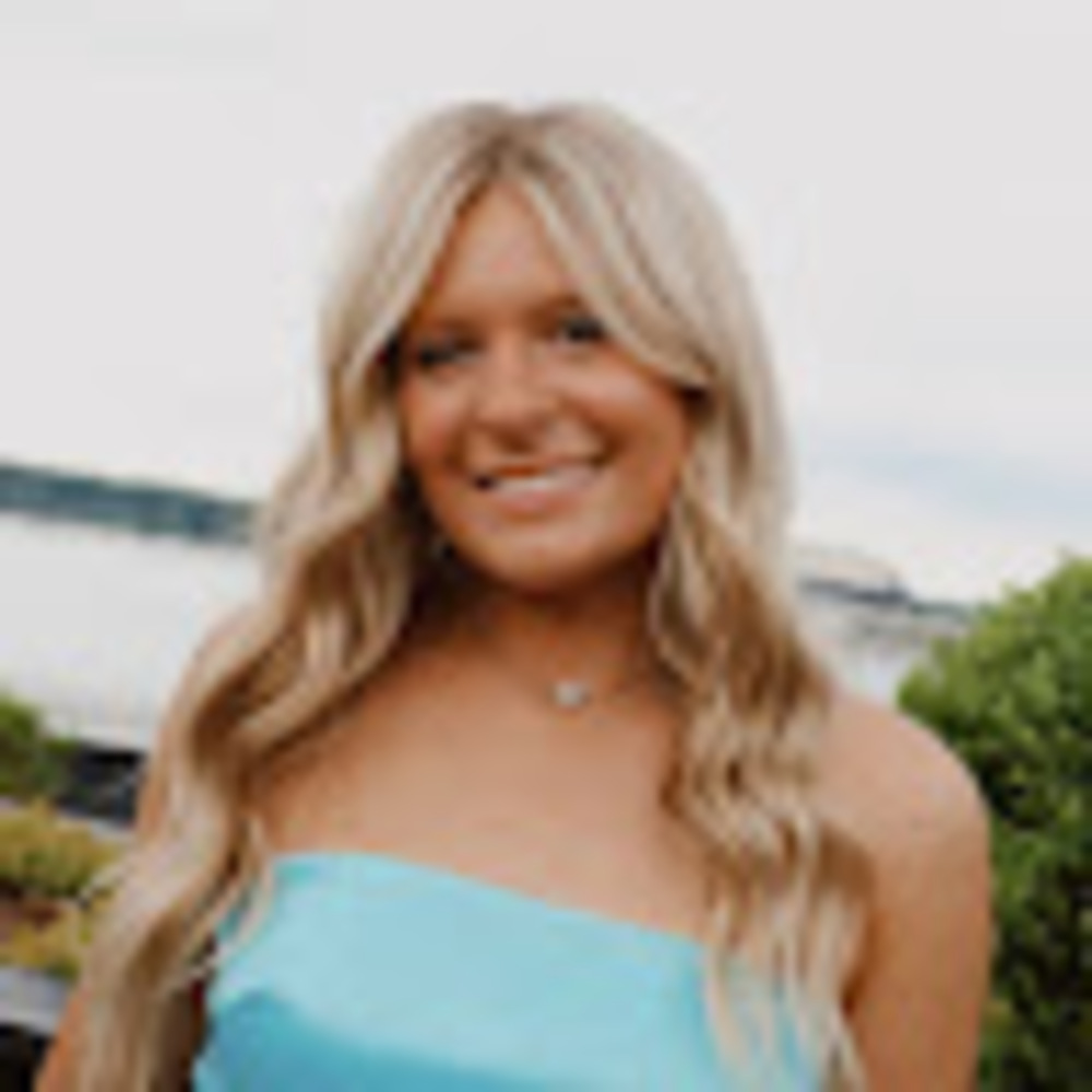 Meet your Posher, Elena